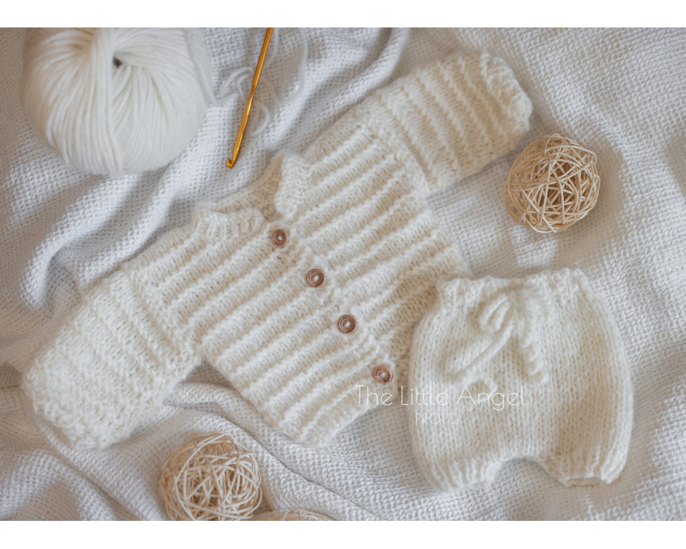 Komplet w stylu oversize - sweter i spodenki