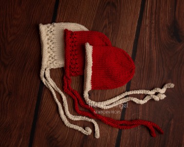 CHRISTMAS PROPS - 3 BONNETS