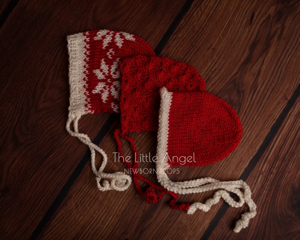 CHRISTMAS PROPS - 3 BONNETS